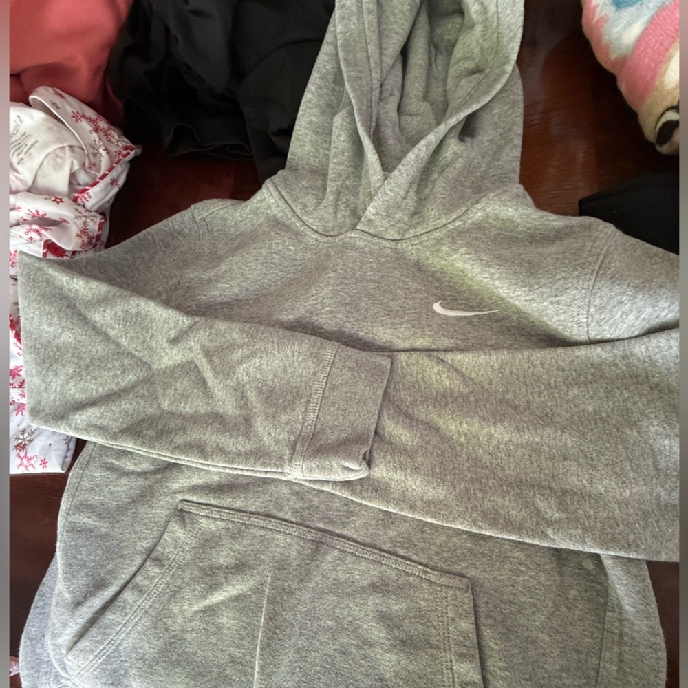Nike Heather Gray Sweatshirt